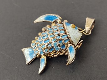 VINTAGE CHINESE STERLING SILVER ENAMEL ARTICULATED FISH PENDANT