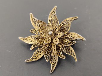 ANTIQUE LIGHT GOLD WASH 800 SILVER FILIGREE FLOWER BROOCH