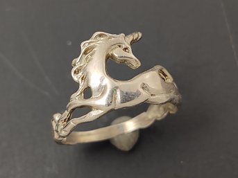 VINTAGE STERLING SILVER UNICORN RING