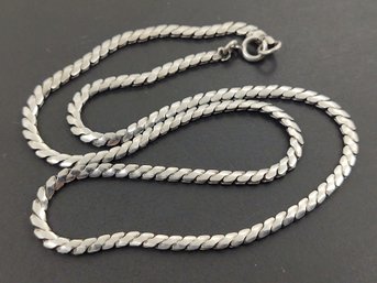 VINTAGE ITALIAN STERLING SILVER NECKLACE