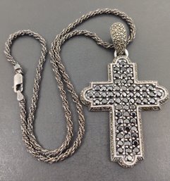 VINTAGE STERLING SILVER MARCASITE & FACETED BLACK STONE PAVE CROSS PENDANT NECKALCE