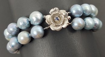 VINTAGE SIGNED 14K WHITE GOLD SAPPHIRE BLUE / GRAY PEARL DOUBLE STRAND BRACELET