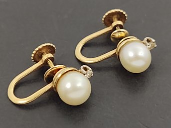 VINTAGE 14K GOLD 6mm PEARL & DIAMOND SCREW BACK EARRINGS