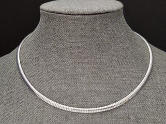 VINTAGE ITALIAN STERLING SILVER OMEGA NECKLACE