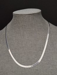 VINTAGE ITALIAN STERLING SILVER HERRINGBONE NECKLACE