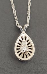 SMALL VINTAGE 14K WHITE GOLD & DIAMOND PENDANT NECKLACE