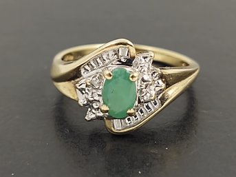 VINTAGE 10K GOLD EMERALD & DIAMOND RING