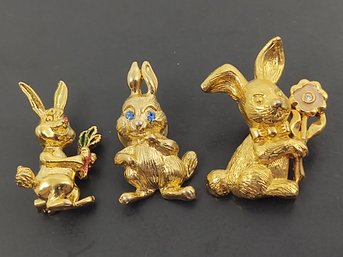 GROUP OF (3) SMALL VINTAGE BUNNY RABBIT PINS