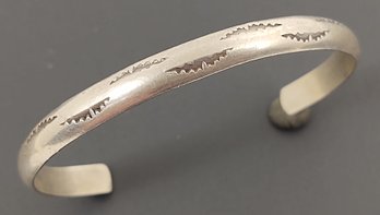 NAVAJO NATIVE AMERICAN STERLING SILVER HAND STAMPED CUFF BRACELET