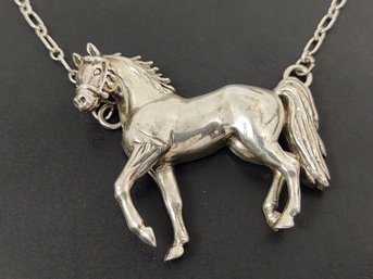 ANGLO - NATIVE AMERICAN CAROL FELLEY STERLING SILVER HORSE NECKLACE