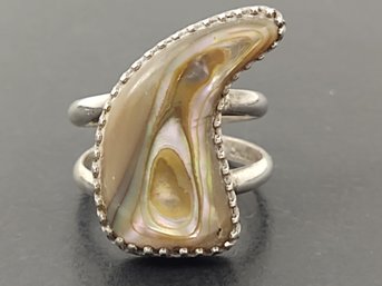 NATIVE AMERICAN SIGNED R STERLING SILVER CLAW SHAPED ABALONE RING