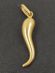 VINTAGE 18K GOLD ITALIAN HORN PENDANT