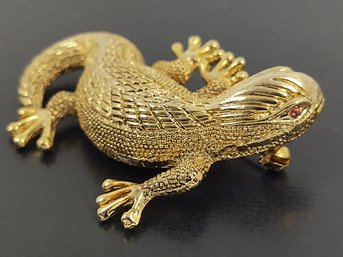 VINTAGE GOLD TONE JEWELED EYES GECKO LIZARD BROOCH