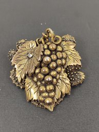 VINTAGE BRASS TONED GRAPES CLUSTER LEAVES & VINE BROOCH