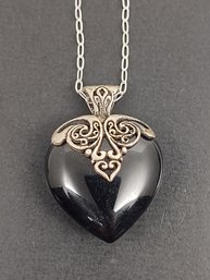 VINTAGE STERLING SILVER ONYX HEART PENDANT NECKLACE