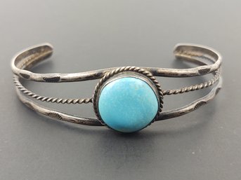 VINTAGE NAVAJO NATIVE AMERICAN STERLING SILVER TURQUOISE CUFF BRACELET
