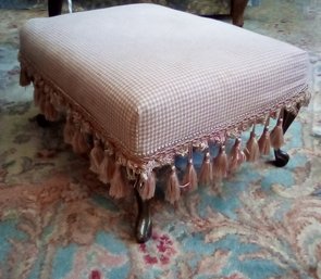 Small Upholstered Stool Has Metal Legs            212/ CVBC