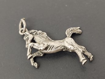 VINTAGE STERLING SILVER 3D HORSE CHARM FOR A CHARM BRACELET