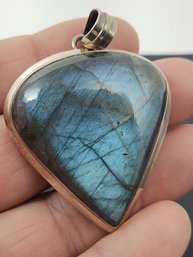 STUNNING LARGE VINTAGE STERLING SILVER LABRADORITE PENDANT