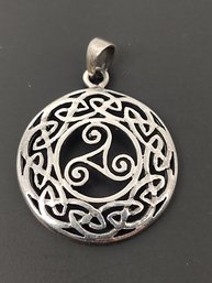 VINTAGE STERLING SILVER CELTIC DESIGN PENDANT