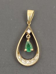 VINTAGE 18K GOLD EMERALD & DIAMOND PENDANT