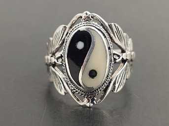 VINTAGE STERLING SILVER BUTTERFLY ENAMEL YIN YANG RING