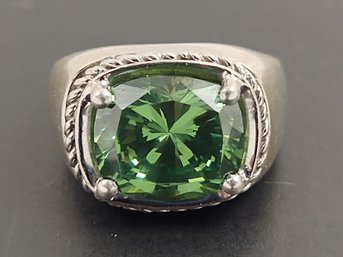 BEAUTIFUL STERLING SILVER GREEN TOURMALINE RING