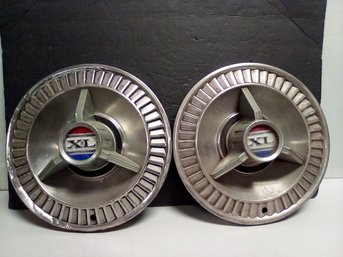 Two Vintage XL Ford Galaxy 13.50 Inch Hubcaps             StA/C5