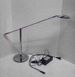 Modern Metal Office Lamp LED With Adjustable Swivel Arm Is Sleek Styled Lighting   MH/E2