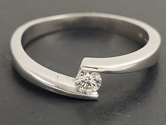 BEAUTIFUL 14K WHITE GOLD PETITE 0.15ct DIAMOND ENGAGEMENT RING