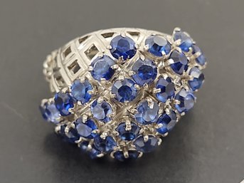 VINTAGE 14K WHITE GOLD BLUE SAPPHIRE CLUSTER COCKTAIL RING