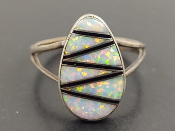 VINTAGE SIGNED ZUNI NATIVE AMERICAN STERLING SILVER OPAL & ONYX INLAY RING