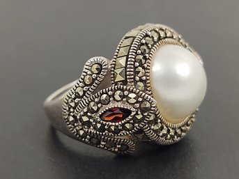 BEAUTIFUL STERLING SILVER 13mm MABE PEARL MARCASITE & GARNET RING