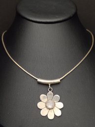 BEAUTIFUL STERLING SILVER MOONSTONE HIPPIE STYLE FLOWER NECKLACE