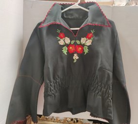 Beautiful Hungarian Folk Costume Hand Embroidered Blouse Kalocsai Folk Art.     E H - B1