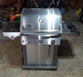 Beautiful Weber Spirit Gas Grill SP- 320 LP. Two- Burners Plus A 3rd Side- Burner & 4 Grilling Tools