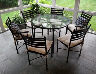 Beautiful Modern Pottery Barn Outdoor Black Metal & Glass Top Table & 6 Chairs. PLUS 1 Side Table