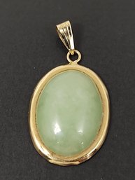 VINTAGE 14K GOLD & JADE PENDANT