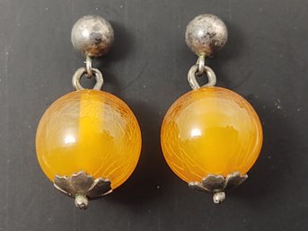 VINTAGE CHINESE STERLING SILVER NATURAL HONEY AMBER BEAD EARRINGS