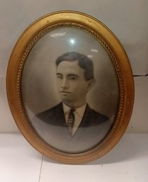 Great Antique Framed Photo Of A Man Oval Frame With Domed Glass An Gold Colored Wood Frame .  BH / WA B