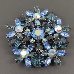 LARGE VINTAGE BLUE AURORA BOREALIS RHINESTONE FLOWER BROOCH