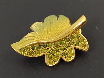 JOAN RIVERS GOLD TONE ENAMELED & RHINESTONE LEAF PIN