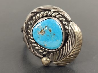 VINTAGE NAVAJO NATIVE AMERICAN STERLING SILVER TURQUOISE RING