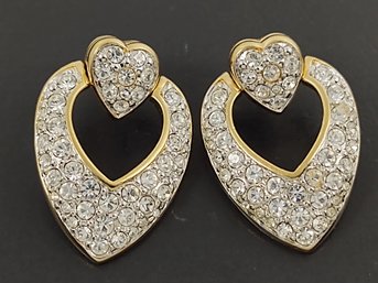 VINTAGE SIGNED SWAROVSKI GOLD TONE CRYSTAL HEART EARRINGS