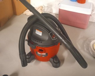 Beautiful Craftsman 6 Gallon Wet / Dry Vacuum.