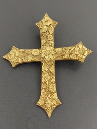 VINTAGE GOLD TONE ORNATE FLOWER MOTIF CROSS PENDANT