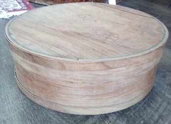 Vintage Lidded Wood Box Is 15 Inches In Diameter      BoH/E2