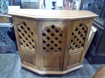 Lovely Vintage 1960s Wood Bar Cabinet With 2 Front Doors & Interior Shelf          212/CVBK