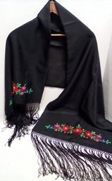 Beautifully Crafted Hungarian Kalocsai Folk Art Hand Embroidered Scarf Or Shawl  EH/A5