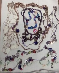 Chicos Lovely Jewelry Lot Of 6 Necklaces With Metals, Glass, Stone, Silver Tone, Gold Tone Pieces PW/D3